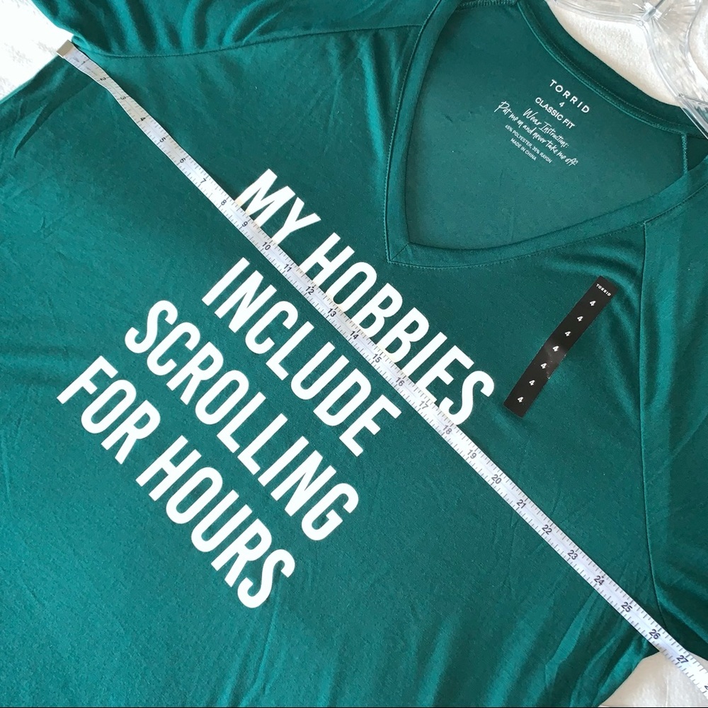 NEW! TORRID “Scrolling” Long Sleeve Raglan V-Neck Tee, Forest Green, NWT! - Picture 11 of 15